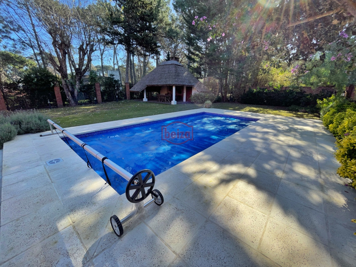 Casa ID.165418 - En venta y Alquiler.. imperdible oportunidad.. a metros del mar!!!