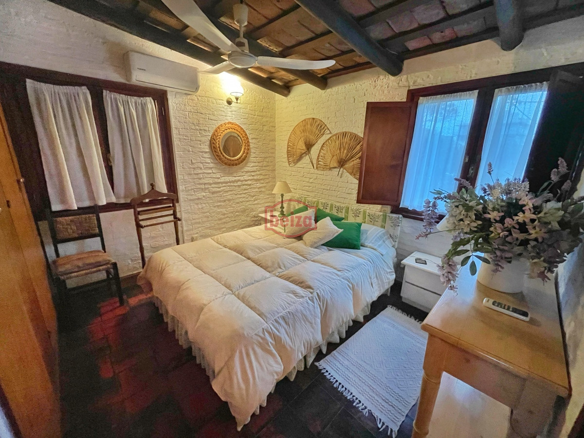 Casa ID.165951/Casa-en-alquiler-temporario-Playa-Mansa-4-dormitorios - Casa en Pinares, 3 dormitorios *