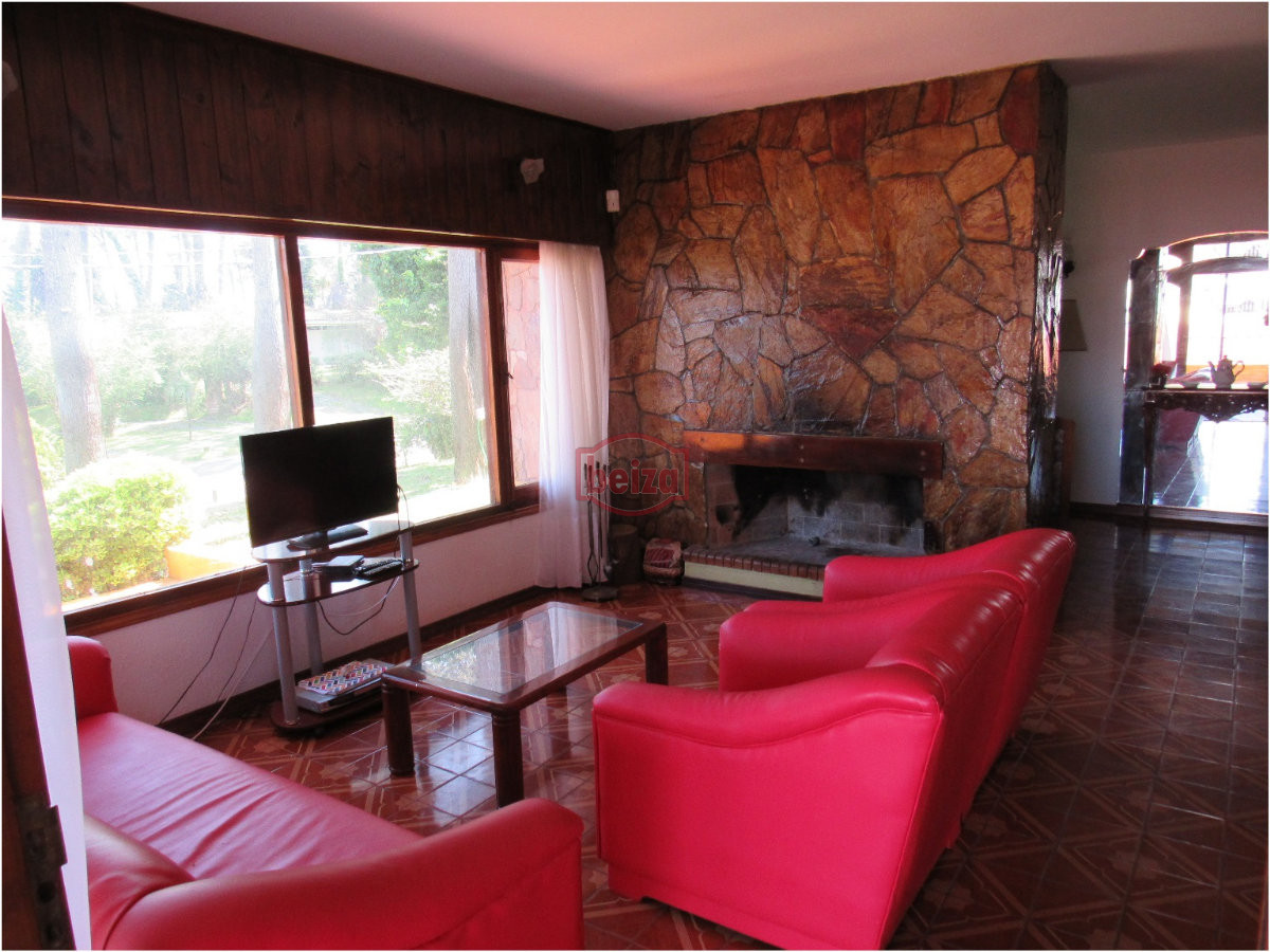 Casa ID.164359/Chalet-de-6-dormitorios-en-pda-10-de-playa-mansa - Casa en Punta del Este, Roosevelt