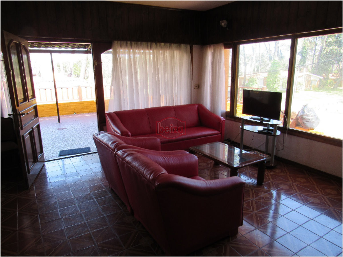 Casa ID.164359/Chalet-de-6-dormitorios-en-pda-10-de-playa-mansa - Casa en Punta del Este, Roosevelt
