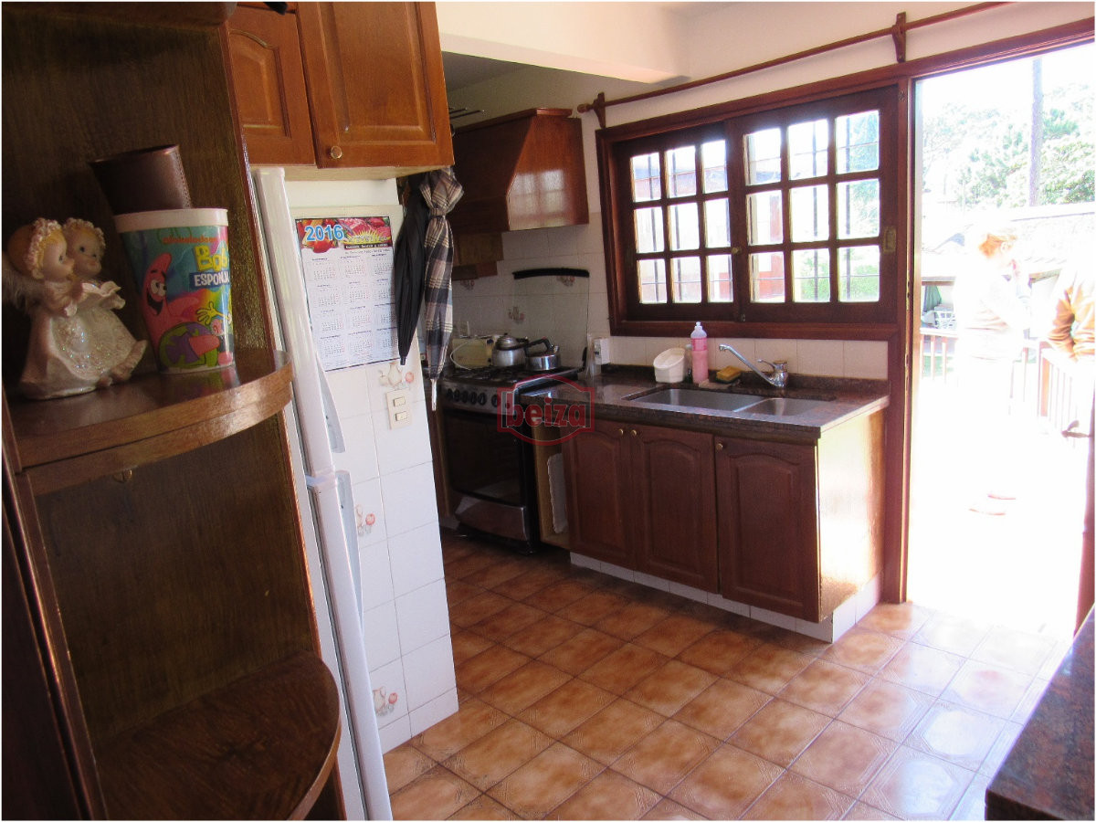 Casa ID.164359/Chalet-de-6-dormitorios-en-pda-10-de-playa-mansa - Casa en Punta del Este, Roosevelt