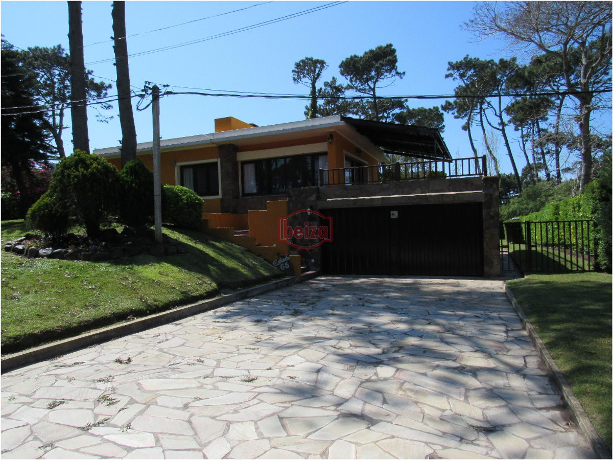 Casa ID.164359/Chalet-de-6-dormitorios-en-pda-10-de-playa-mansa - Casa en Punta del Este, Roosevelt