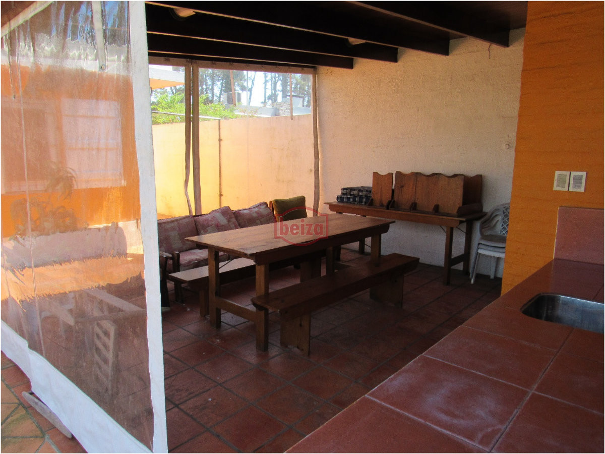 Casa ID.164359/Chalet-de-6-dormitorios-en-pda-10-de-playa-mansa - Casa en Punta del Este, Roosevelt