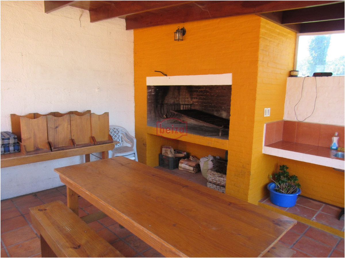 Casa ID.164359/Chalet-de-6-dormitorios-en-pda-10-de-playa-mansa - Casa en Punta del Este, Roosevelt