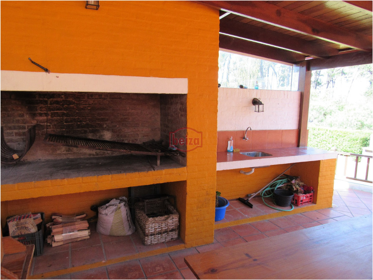 Casa ID.164359/Chalet-de-6-dormitorios-en-pda-10-de-playa-mansa - Casa en Punta del Este, Roosevelt