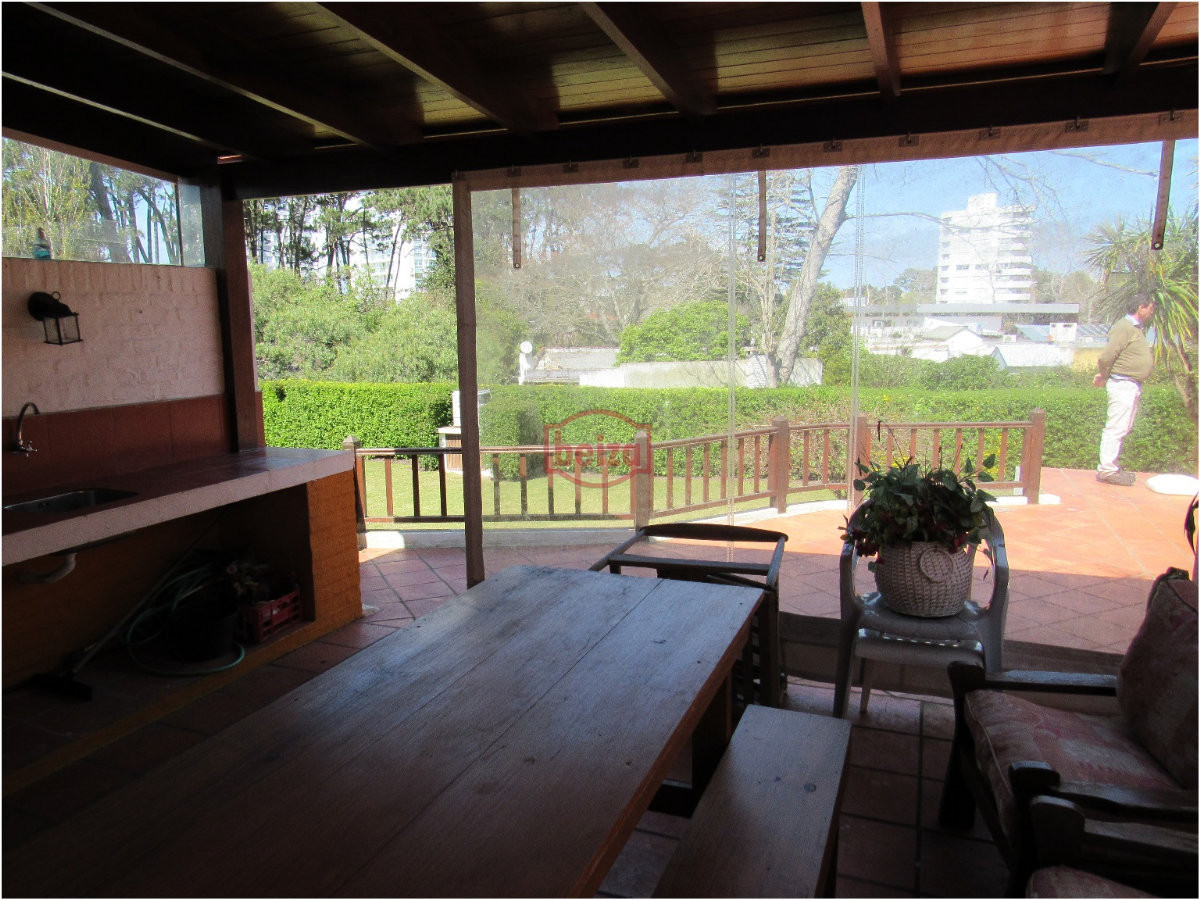 Casa ID.164359/Chalet-de-6-dormitorios-en-pda-10-de-playa-mansa - Casa en Punta del Este, Roosevelt