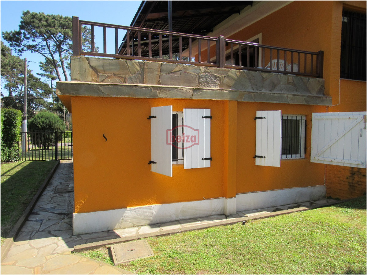 Casa ID.164359/Chalet-de-6-dormitorios-en-pda-10-de-playa-mansa - Casa en Punta del Este, Roosevelt