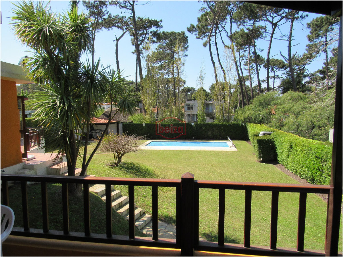 Casa ID.164359/Chalet-de-6-dormitorios-en-pda-10-de-playa-mansa - Casa en Punta del Este, Roosevelt