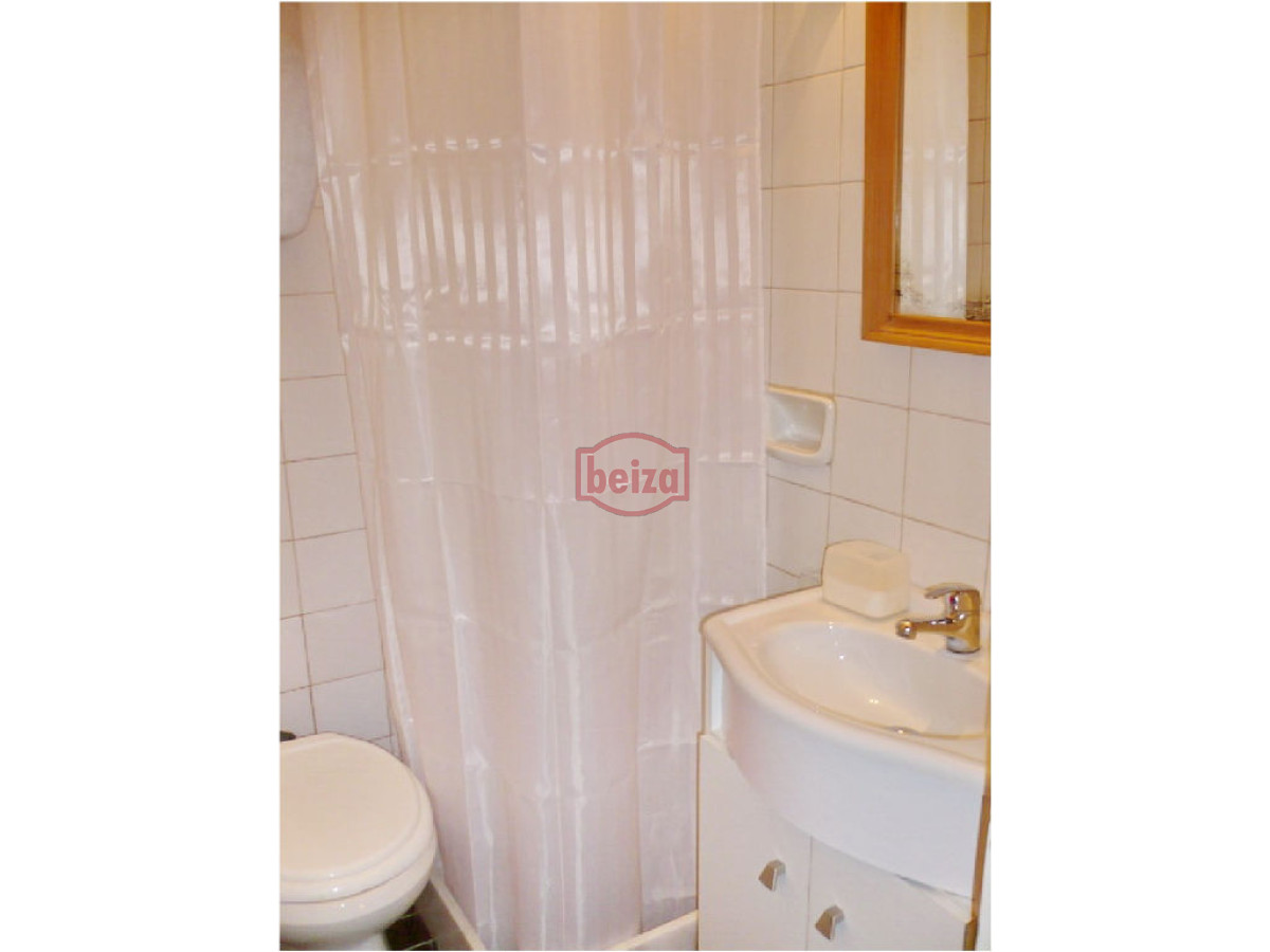 Casa ID.165951/Casa-en-alquiler-temporario-Playa-Mansa-4-dormitorios - Casa en Pinares, 3 dormitorios *