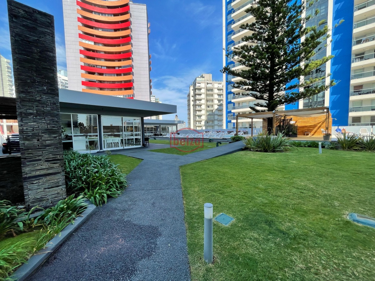 Apartamento ID.164741/Excelente-apartamento-en-torre-de-primera-categoría - A metros de la Brava