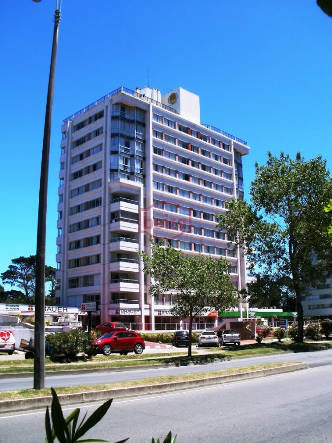 Apartamento ID.165995/Atlántico-Punta-Del-Este - Un dormitorio en venta sobre Roosevelt