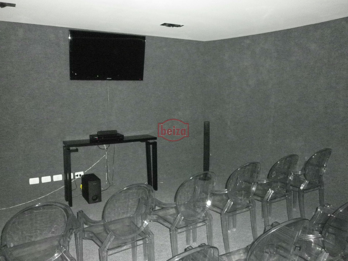 Apartamento ID.166399/Alquiler-de-apartamento-de-3-dormitorios-y-dependencia-en-Punta-del-Este - Excelente ubicacion , a 2 cuadras mar