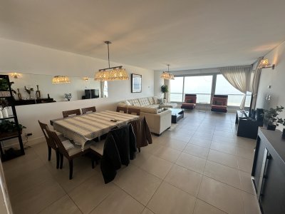 Vende apartamento de Le Parc en Punta del Este