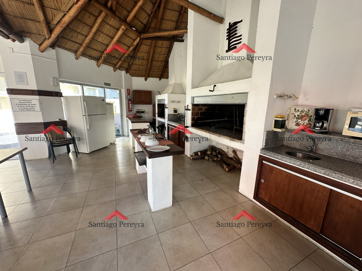 Apartamento ID.16177 - Apartamento de 2 dormitorios y dependencia en brava a metros del mar 
