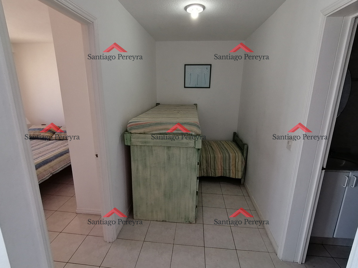 Apartamento ID.720 - Apartamento en venta de 1 dormitorio y medio con vista al mar!!!