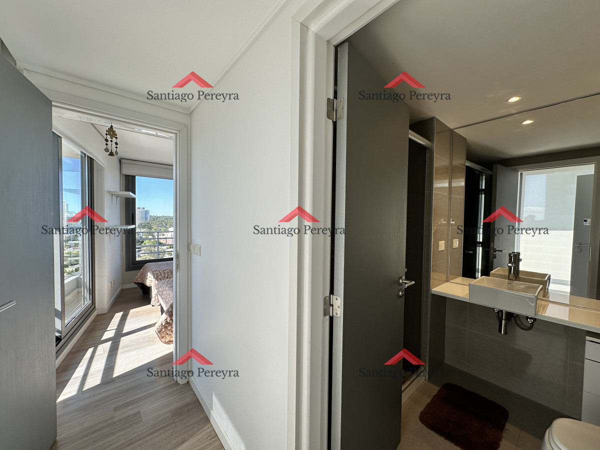 Apartamento ID.16377 - Dos dormitorios en venta con vista a playa mansa