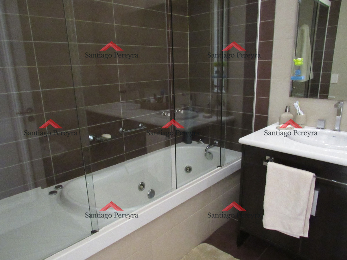 Apartamento ID.3300 - Espectacular Pent House primera linea de lujo en venta, piscina propia, 5 garages, barbacoa
