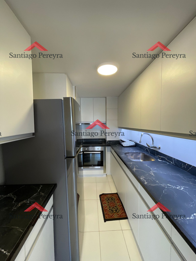 Apartamento ID.16369 - APARTAMENTO UBICADO EN EL CORAZON DE PUNTA DEL ESTE CON VISTA AL MAR