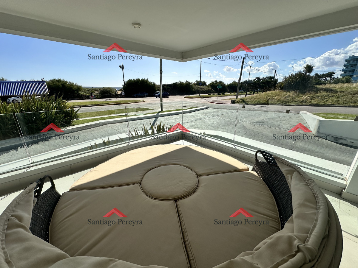 Apartamento ID.15750 - Hermoso apartamento con amplia terraza propia y patio propio