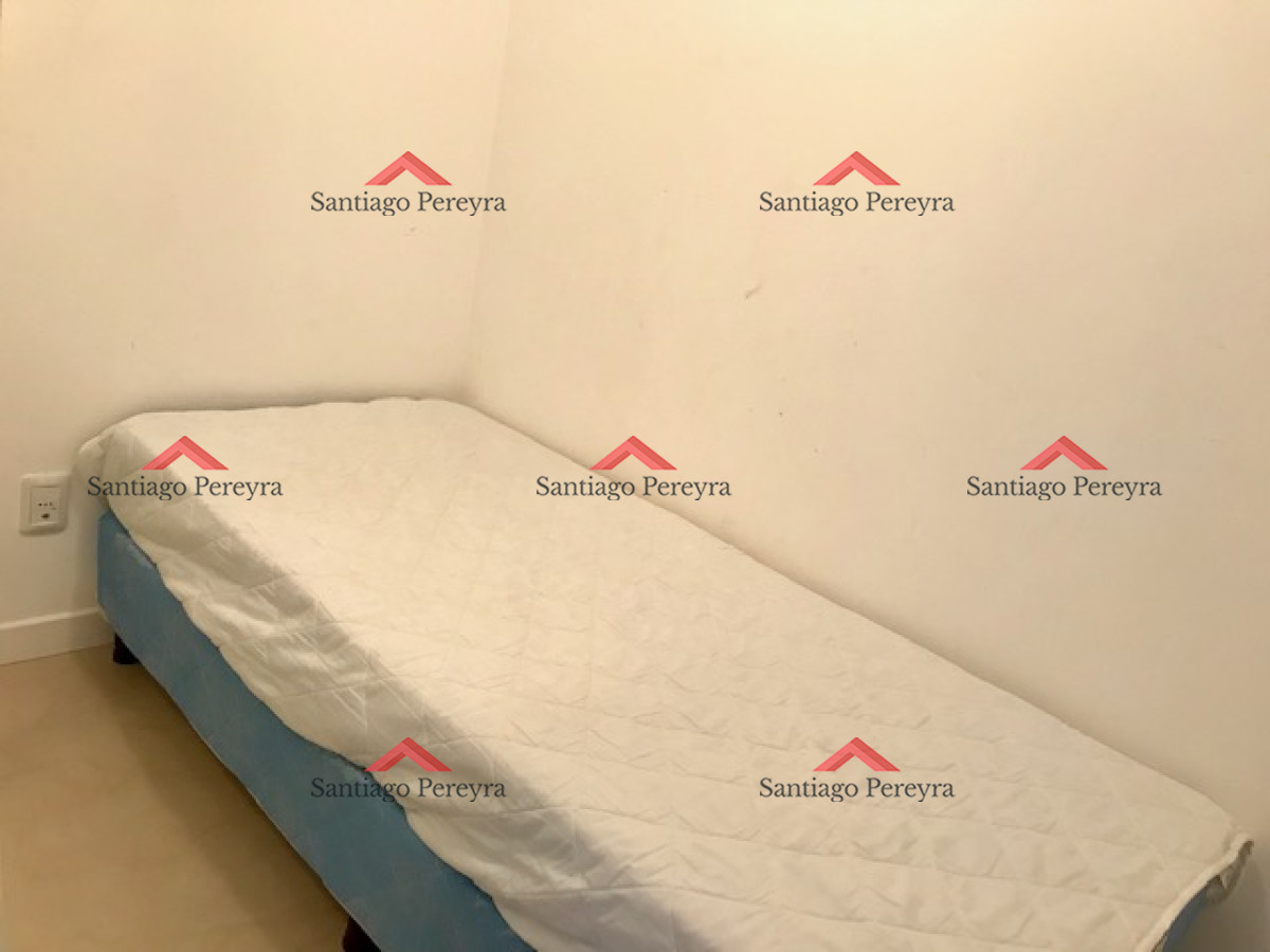 Apartamento ID.9309 - Apartamento en Alquiler a una cuadra del mar (Playa Mansa)  en torre nueva, con todos y excelentes servicios .
