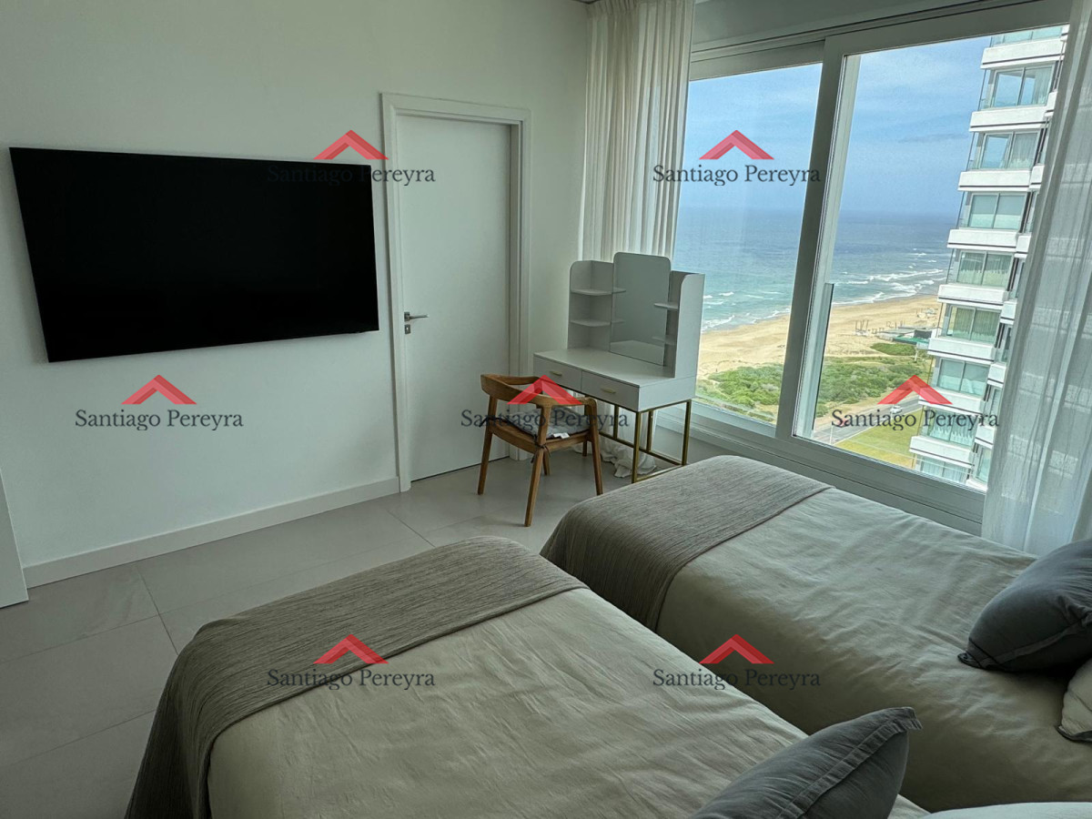 Apartamento ID.15752 - Apartamento de 3 dormitorios en torre de Categoria frente al mar 