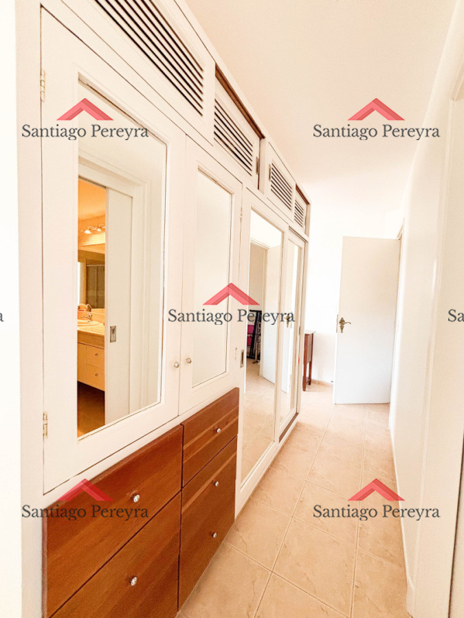 Apartamento ID.6982 - Pent House a una cuadra de la playa mansa con barbacoa propia y tres cocheras 