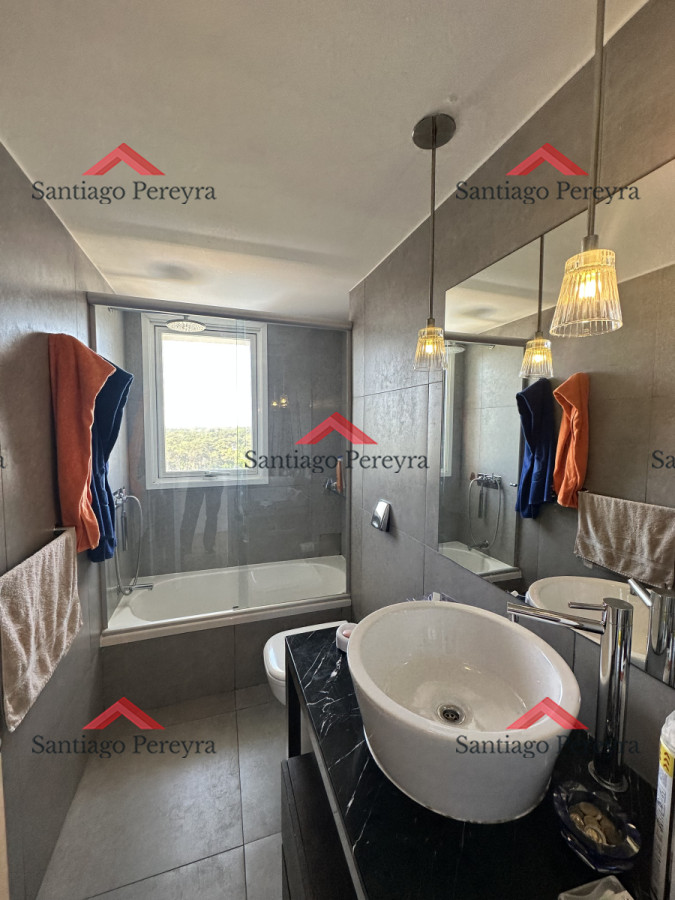 Apartamento ID.15751 - Apartamento en venta de dos dormitorios con garaje en Roosevelt