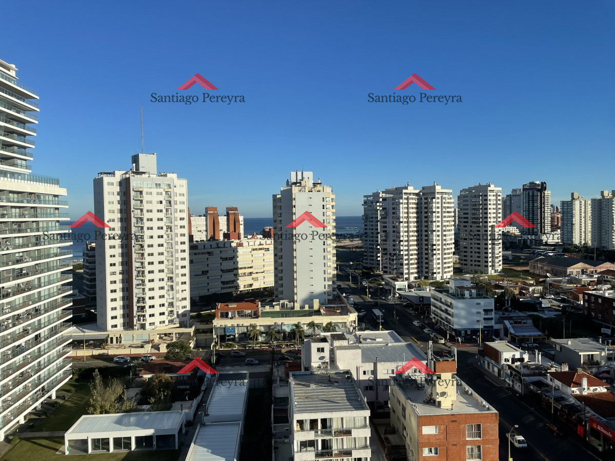 Apartamento ID.2086 - Alquiler a pasos de playa brava y mansa, 2 dormitorios, parrillero propio