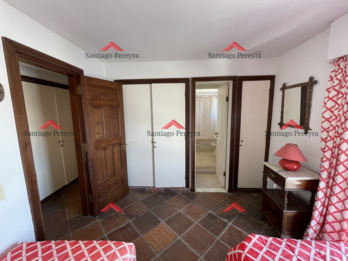 Apartamento ID.13010 - Amplio apartamento en Península con hermosa vista 