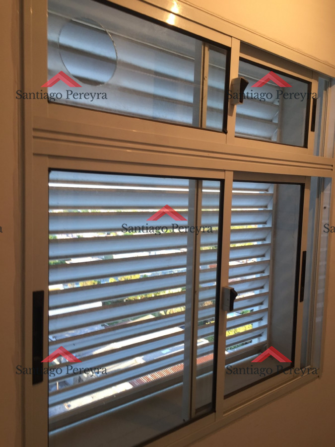 Apartamento ID.3612 - Edificio sobre Avenida, excelente ubicacion.