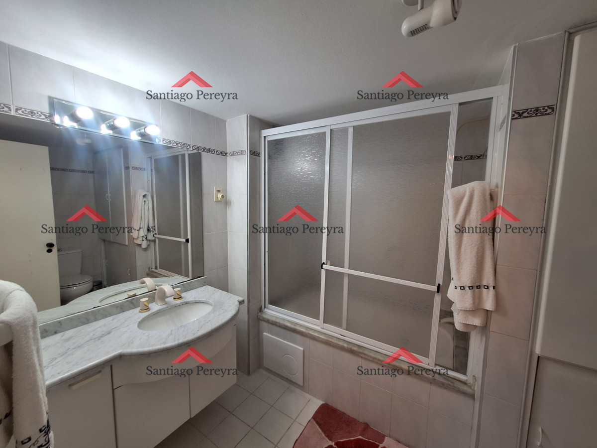 Apartamento ID.16523 - Hermoso y amplio apartamento de 1 dormitorio y medio con vista al mar 