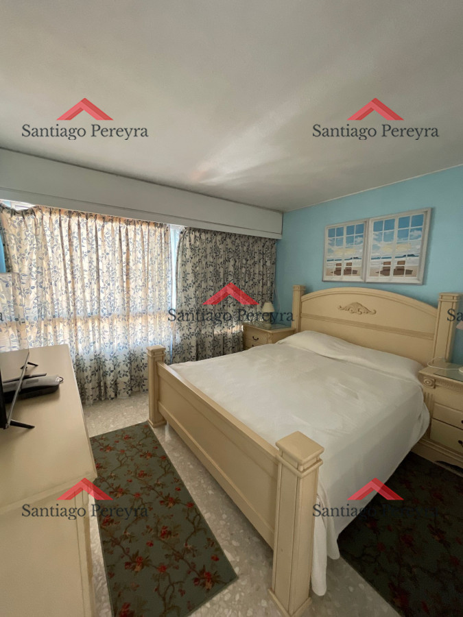 Apartamento ID.16369 - APARTAMENTO UBICADO EN EL CORAZON DE PUNTA DEL ESTE CON VISTA AL MAR