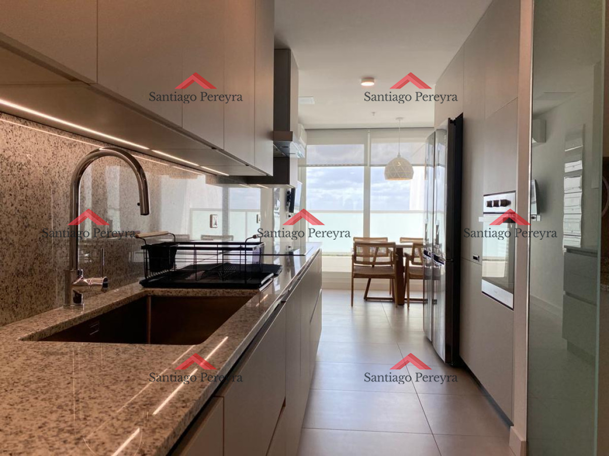 Apartamento ID.15752 - Apartamento de 3 dormitorios en torre de Categoria frente al mar 