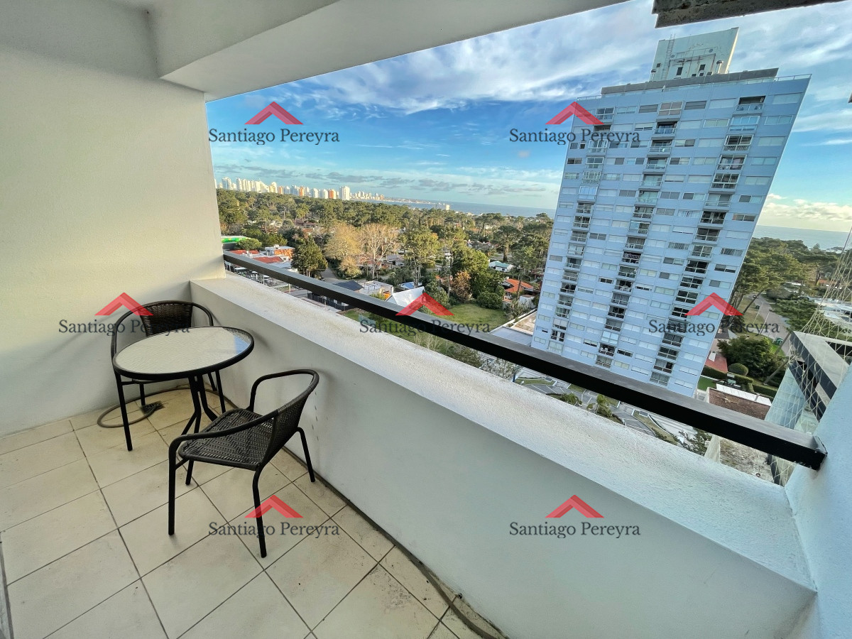 Apartamento ID.14424 - Hermoso apartamento en venta, con vista a la mansa y excelentes amenities 2 dormitorios 2 baños lavadero y terraza