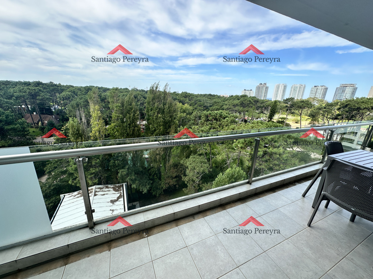 Apartamento ID.15828 - Apartamento de 2 dormitorios con amplia terraza