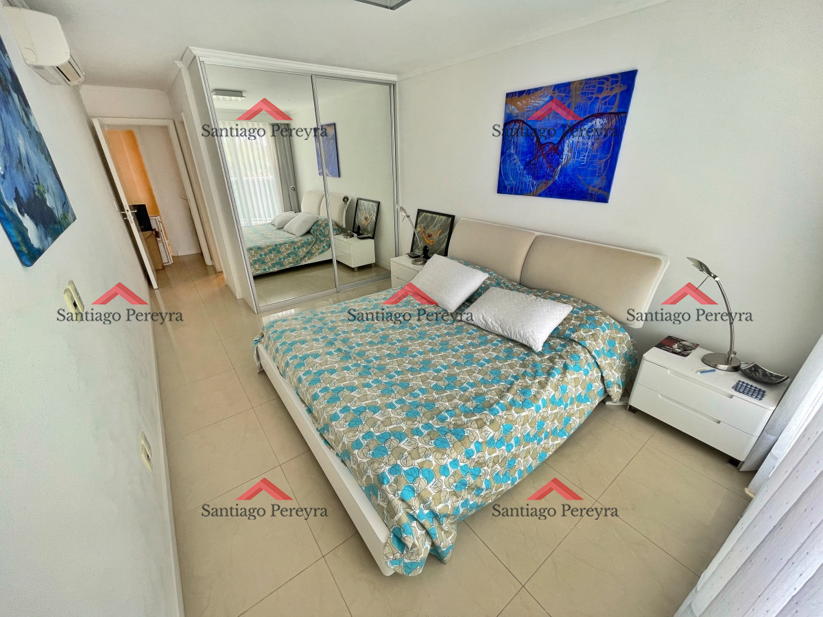 Apartamento ID.13808 - Se alquila moderno apartamento 2 dormitorios 3 baños con lavadero y parrillero propio, excelentes amenities y servicio de playa