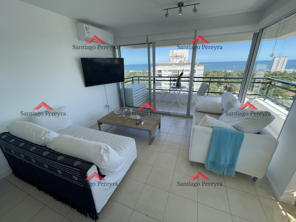 Apartamento ID.14018 - Penthouse con hermosa vista en venta, 3 dormitorios, cocina definida y lavadero, excelentes amenities y vista a amplia a la mansa