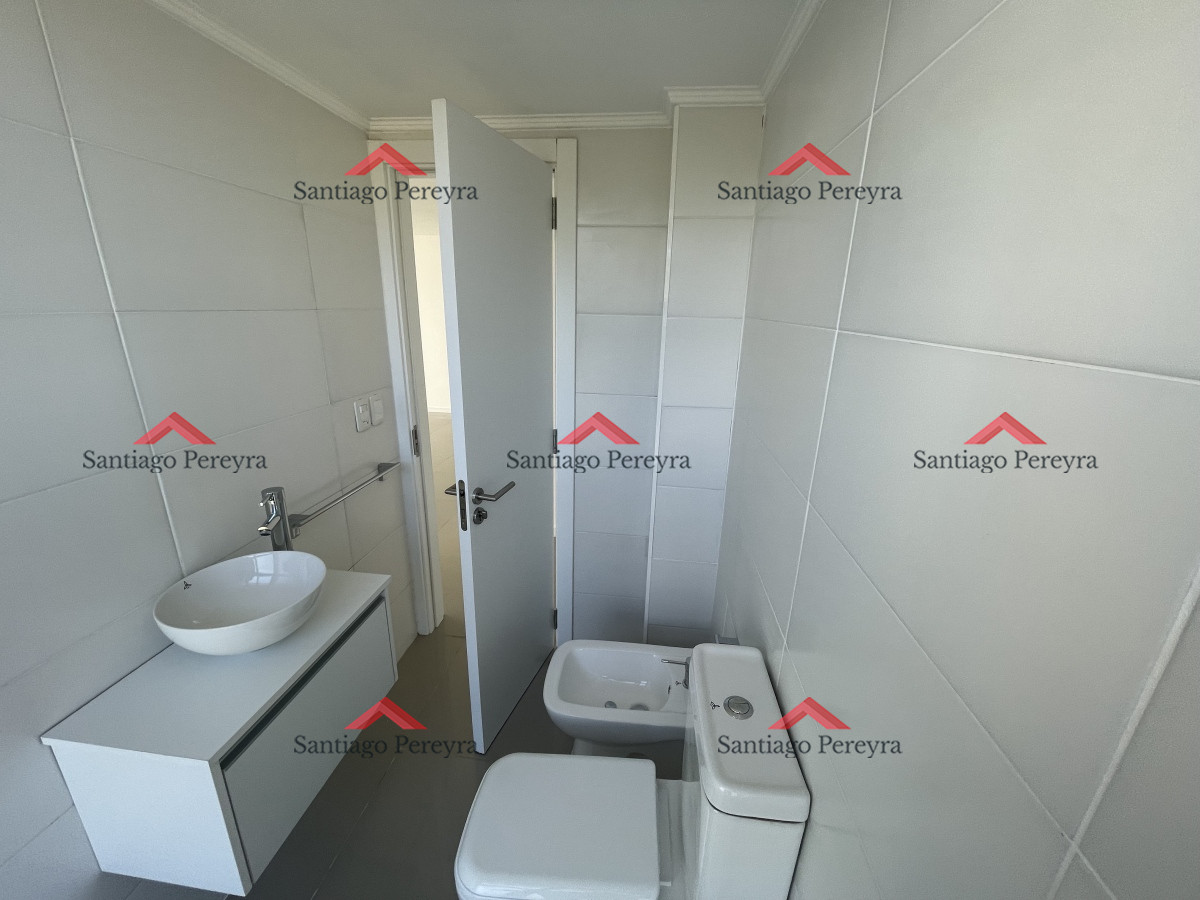 Apartamento ID.15276 - Espectacular Apartamento de tres dormitorios y dos baños en Edificio nuevo