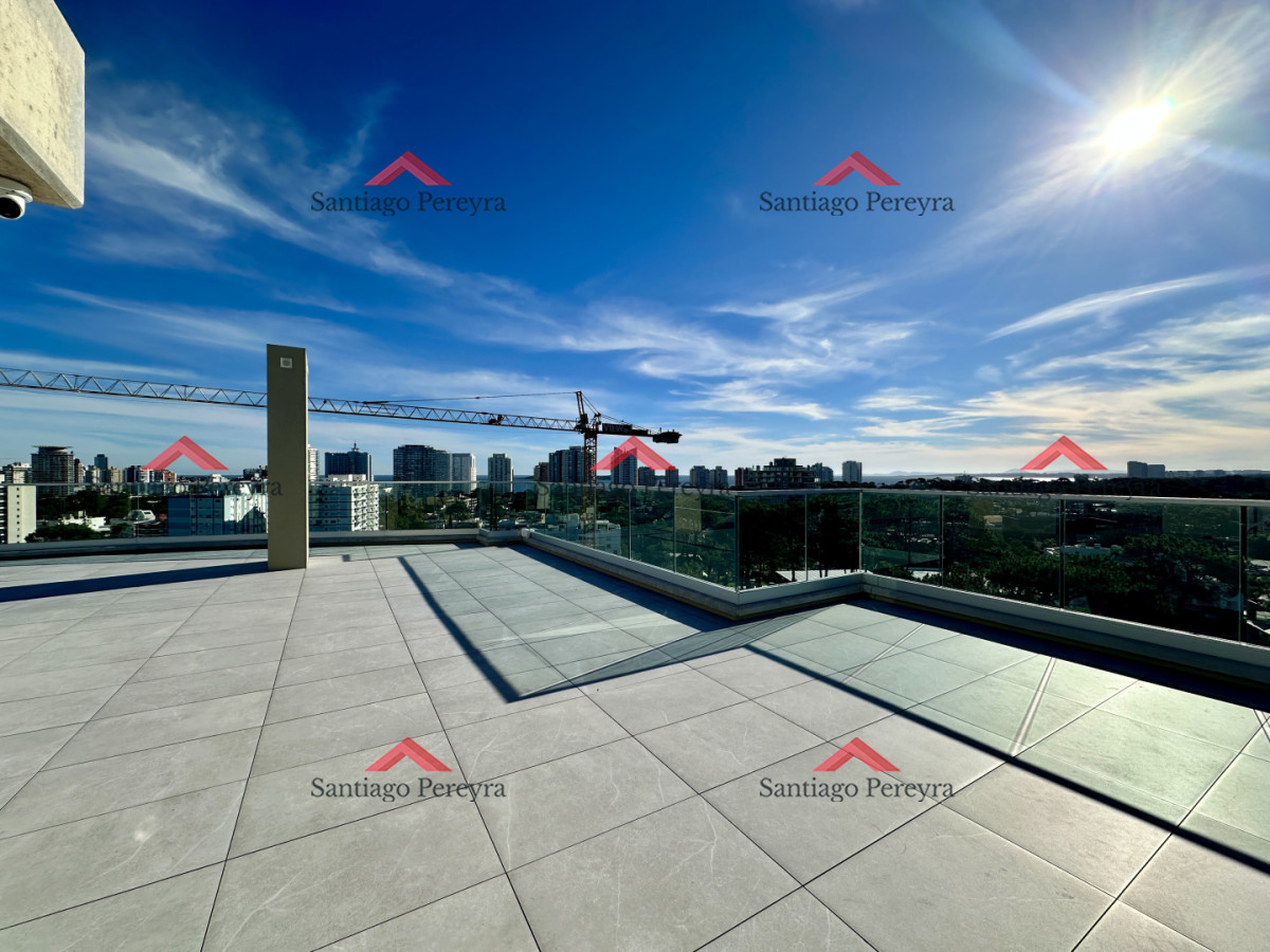 Apartamento ID.17032 - Dos dormitorios y dos baños en venta, zona Shopping Punta