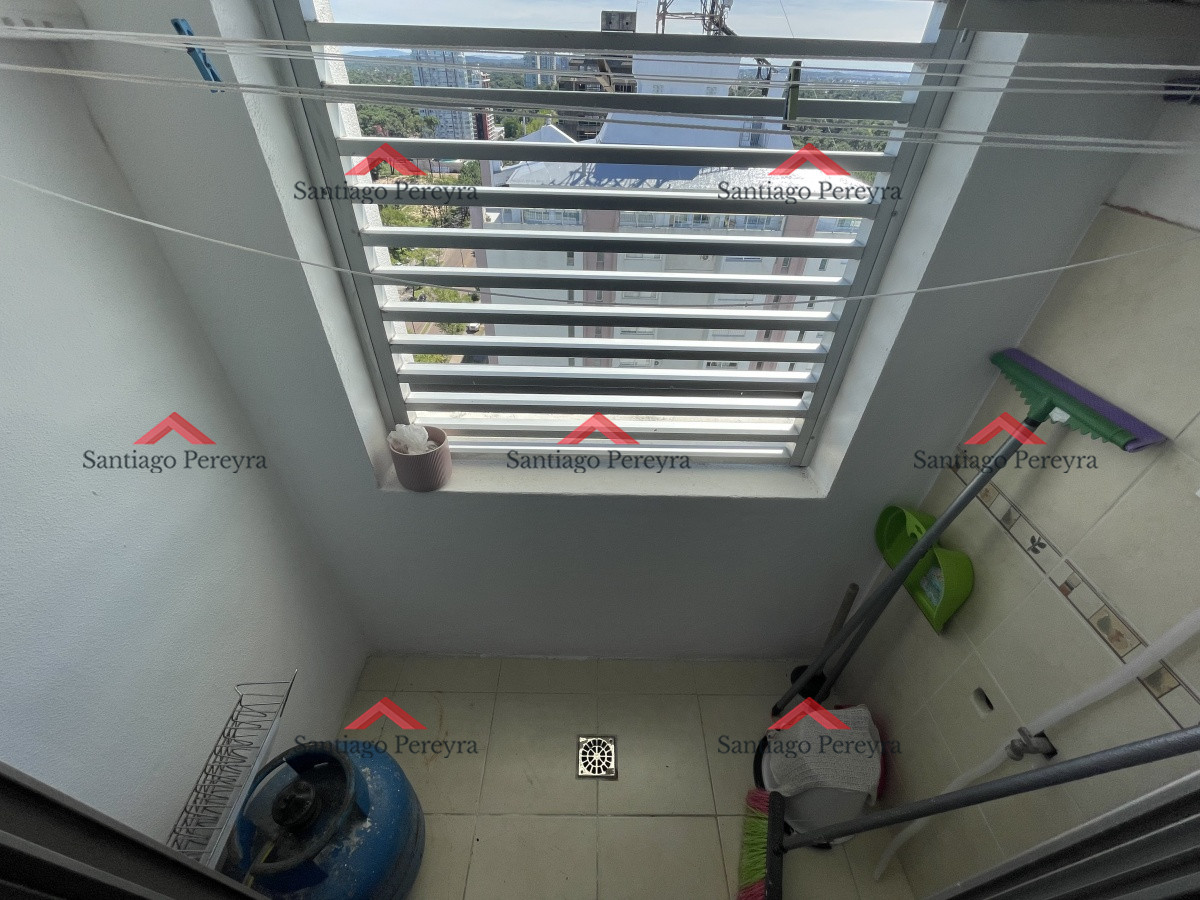 Apartamento ID.14018 - Penthouse con hermosa vista en venta, 3 dormitorios, cocina definida y lavadero, excelentes amenities y vista a amplia a la mansa