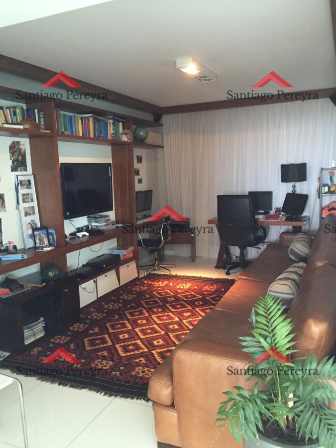 Apartamento ID.11509 - Apartamento de lujo frente al mar, piso alto, 4 dormitorios en alquiler.