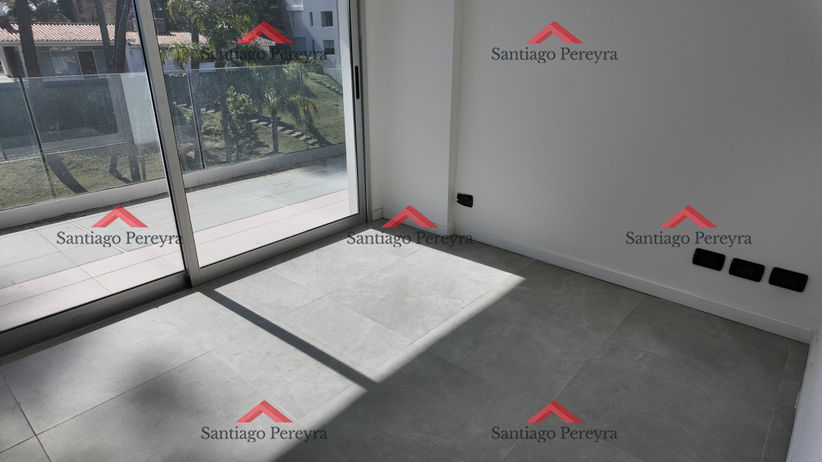Apartamento ID.16563 - Apartamento 2 dormitorios Bajos gastos gran terraza playa mansa