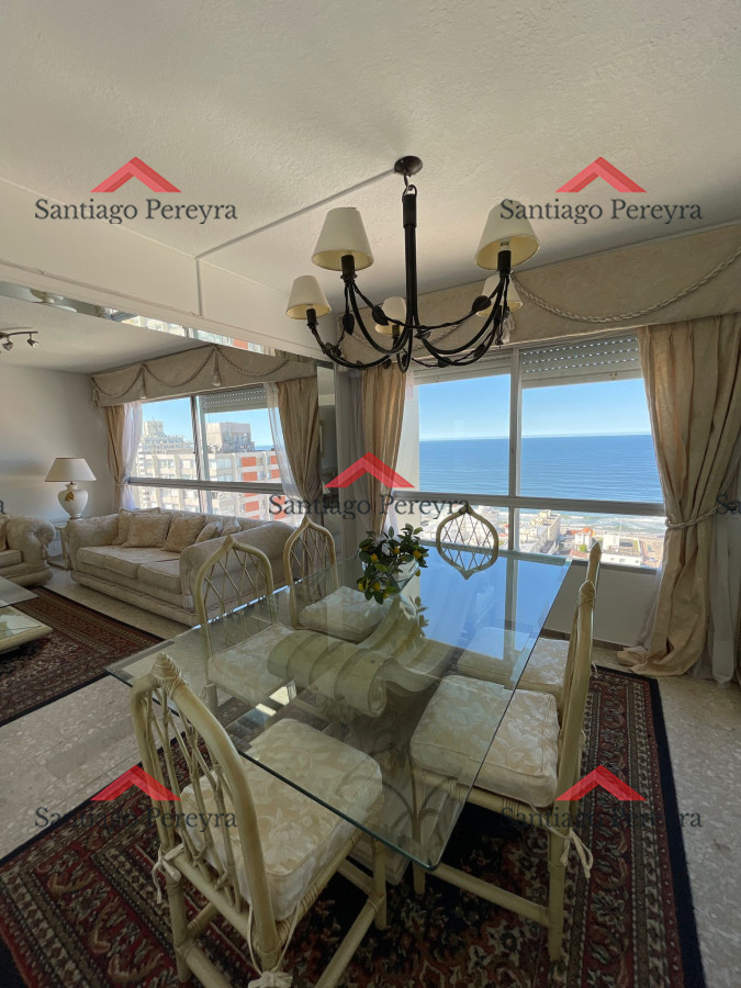 Apartamento ID.16369 - APARTAMENTO UBICADO EN EL CORAZON DE PUNTA DEL ESTE CON VISTA AL MAR