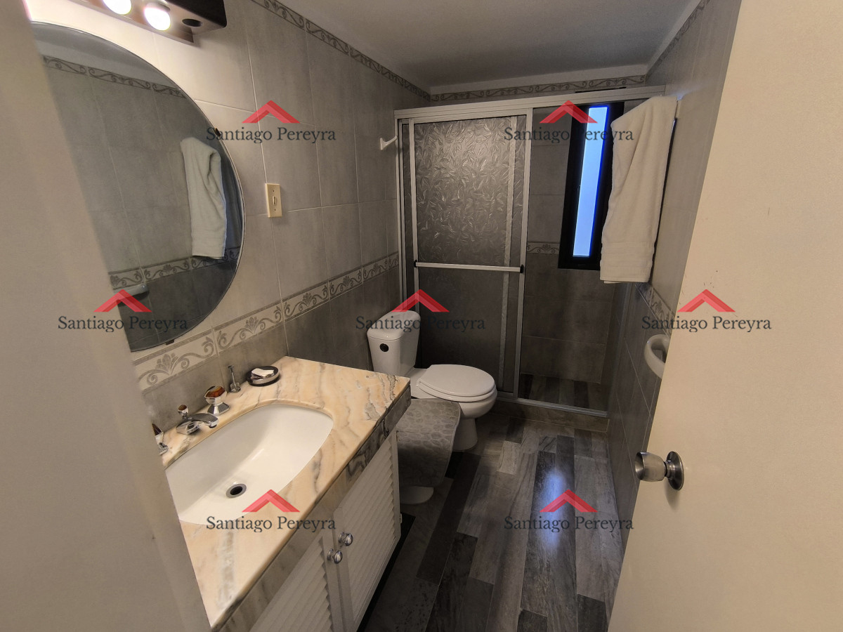 Apartamento ID.16370 - Apartamento de 3 dormitorios en alquiler anual Punta Del Este