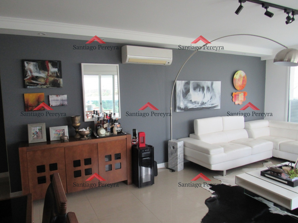 Apartamento ID.6276 - Amplia planta con vista al mar en edificio de primera categoría