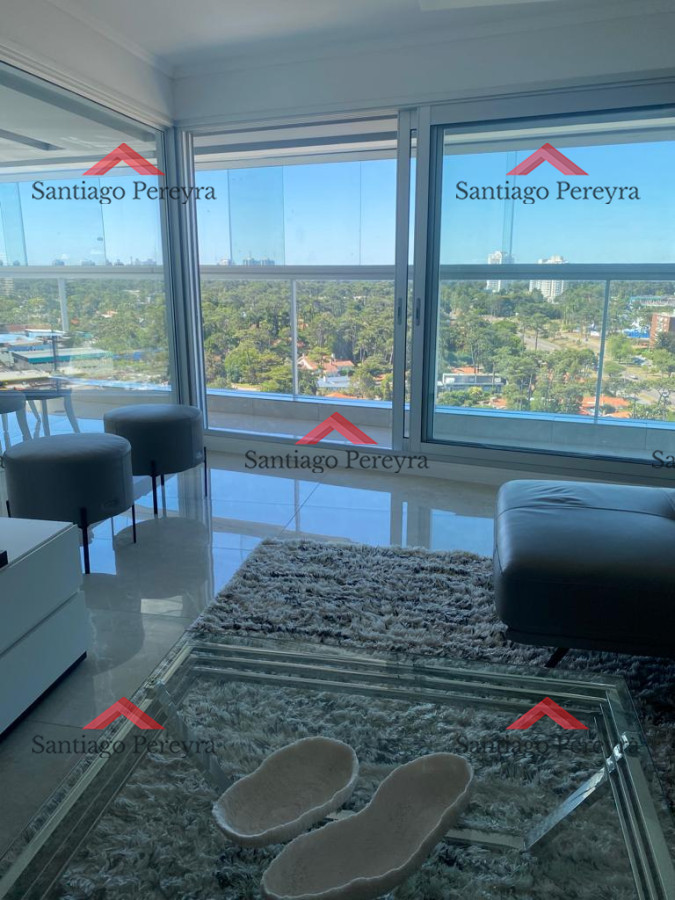 Apartamento ID.13791 - Apartamento primer nivel en alquiler, 2 dormitorios con terraza cerrada amplia, excelentes amenities