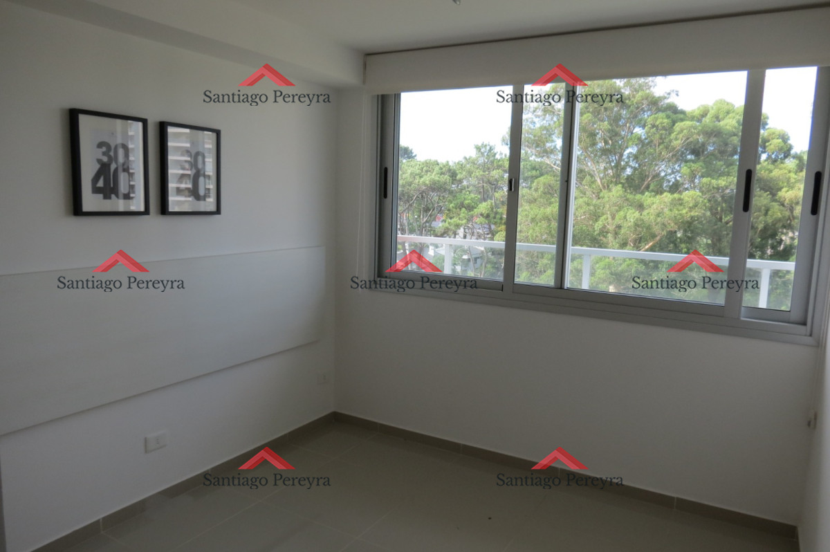 Apartamento ID.15155 - Apartamento de 3 dormitorios en venta y alquiler en Roosevelt
