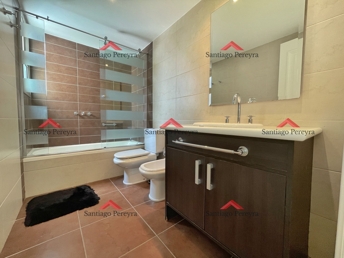 Apartamento ID.9728 - Se vende, 3 dormitorios en suite y dependencia, 4 baños y toilette, terraza al frente con vista despejada a los dedos y excelentes amenities
