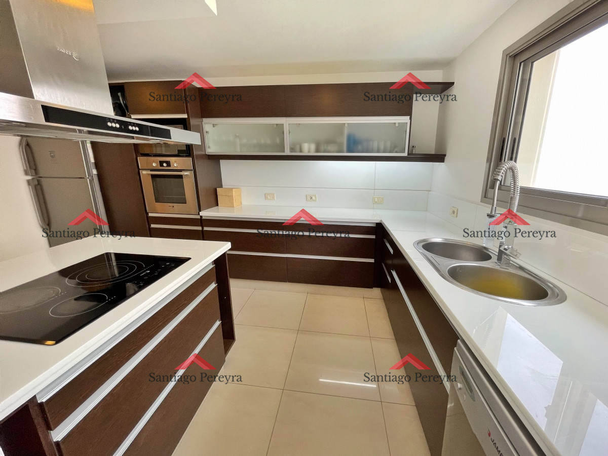 Apartamento ID.9728 - Se vende, 3 dormitorios en suite y dependencia, 4 baños y toilette, terraza al frente con vista despejada a los dedos y excelentes amenities