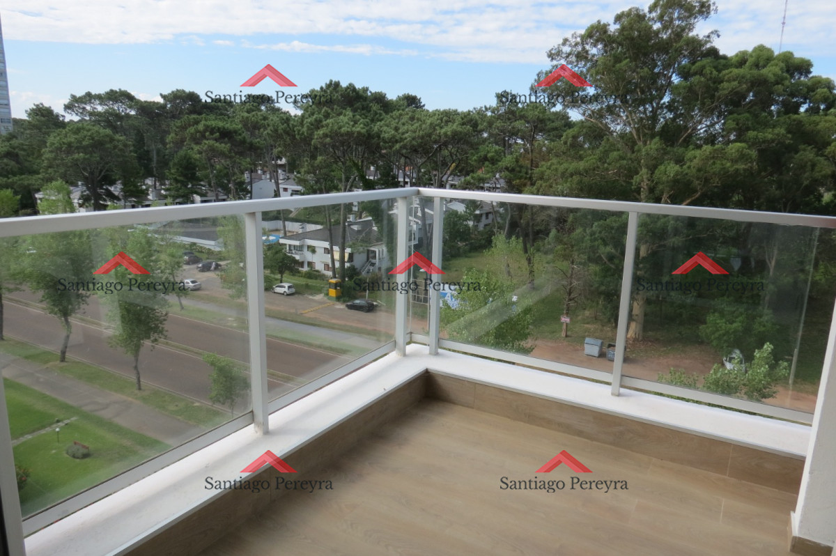 Apartamento ID.15155 - Apartamento de 3 dormitorios en venta y alquiler en Roosevelt